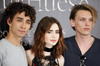 Los protagonistas de la película 'Cazadores de sombras' presentaron la cinta en España ante medios de comunicación.
