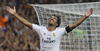 Los Merenguesjunto al Trofeo Santiago Bernabéu, que consiguieron al golear 5-0 al club qatarí.