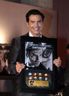 Representantes de Universal Music le entregaron una certificación de Oro y Platino por más de 100 mil descargas digitales de su sencillo, “Hoy tengo ganas de ti”. Además, un disco de Oro y Platino por las altas ventas.