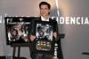 Representantes de Universal Music le entregaron una certificación de Oro y Platino por más de 100 mil descargas digitales de su sencillo, “Hoy tengo ganas de ti”. Además, un disco de Oro y Platino por las altas ventas.