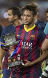 La contratación 'estrella' de esta temporada de los azulgranas, el brasileño Neymar, levantó su primer título del año.