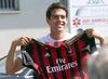'Hay amores que no se olvidan. Vuelvo a casa': así se expresó el brasileño Ricardo Kaká a su llegada hoy a Italia para fichar con el Milan.