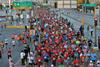 La denominada 'marea roja' (los corredores vestían playera roja durante el recorrido de Ciudad Lerdo a Torreón, pasando por Gómez Palacio)