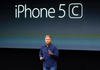 El iPhone 5C, de menor costo, estará disponible en cinco colores: verde, azul, amarillo, rosa y blanco.