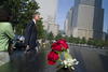 El candidato a la Alcaldía de Nueva York, el demócrata Bill de Blasio también fue una de las personas que acudió a rendir homenaje a los caídos.