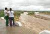 El río Aguanaval tuvo su mayor crecida en cinco años, lo que obligó a evacuar a cientos de personas en comunidades de Matamoros y Viesca.