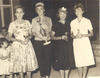 EN EL TORNEO  de 1961, con sus trofeos de plata.