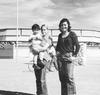 NORMA  E. Recio Arias, Brenda E. Ramí­rez Arias y Pedro J. Recio Arias en la Alameda en 1985.