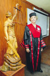 29092013 SRA. DOñA  Rosa María Lack Esparza obtuvo el doctorado en Derecho.