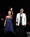 La velada musical, dividida en dos partes con un intermedio de 20 minutos, terminó con "Nessun dorma". Al final, Bocelli dio las gracias y se dejó querer por la gente al escuchar sonoros aplausos, mientras salió sonriente del recinto.