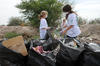 Scouts ayudan. Diversos grupos de Boy Scouts en La Laguna limpiaron terrenos a espaldas de City Club en Torreón.