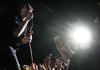 La banda comandada por Thomas Mars, logró apoderarse del escenario a través de un juego de luces sincronizadas, una pantalla que cambiaba según la atmósfera de la canción, y por su puesto los temas que los consagraron.