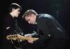 El vocalista Fran Healy destacó que a cuatro años de haber pisado tierras aztecas, su vida cambio, y ahora regresaron convertidos en padres de familia, no sólo él sino también Andy Dunlop, Dougie Payne y Neil PPrimrose, madurez que se refleja en la música.