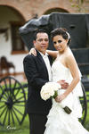 Liliana  Romero Narváez en una fotografí­a de estudio el dí­a de su boda con Luis Enrique Oviedo Chávez. - Estudio Crea