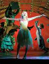 Las protagonistas se enfrentarán a sus personalidades y puntos de vista completamente distintos, pero también reaccionan ante las acciones corruptas del "Mago de Oz" para constatar lo grande y valioso de su amistad que se disfruta mediante las canciones "¿Qué es lo que siento?", "Sal a bailar" y "Popular".