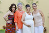 'Baby' para Karina.  Marcela, Annel y Carmen Beatriz con Karina.