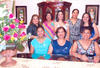 La novia acompañada de sus tías y familiares: Sra. Lourdes, Olga, Marina, Brenda, Lucía, Irene y Martha Alicia Gavaldón.