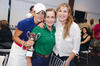 En la premiación del torneo de golf. Susy, Susana y Sandra.