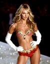 En esta ocación,  Candice Swanepoel de Sudáfrica fue la encargada de modelar el increíble "Royal Fantasy Bra".