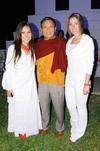 Any Godina, Lamia Tenzin Rinpoche y Elia María.