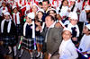 El gobernador Rubén Moreira convivió con los alumnos que participaron en la ceremonia.