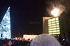 Cerca de las 19:00 horas y en medio de abucheos arribó a la explanada de la Plaza Mayor el gobernador Rubén Moreira.