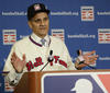 La Russa ganó campeonatos con Oakland y San Luis, es el tercer manager más ganador de la historia con 2,728 victorias en una carrera que inició en 1979 con los Medias Blancas de Chicago.
