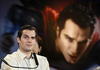 Un superhéroe ha destronado a un vampiro como el más sexy del mundo, es lo que se describe sobre la lista publicada por la revista británica "Glamour", que Henry Cavill encabeza como el más sexy este 2013.