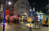 Las autoridades informaron que recibieron una llamada alrededor de las 8:15 p.m. (20:15 GMT) para reportar el colapso del techo en el Teatro Apollo, de la avenida Shaftsbury, en el centro de Londres.