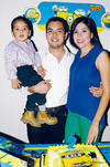 Acompañaron al festejado: su madrina, Daniela Monsiváis Nevárez, y su padrino, Ernesto Palacios del Río.