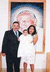 El bautizado con sus papás, Sr. Jesús Hernández de León y Sra. Andrea Márquez López.