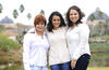 30122013 Fernando y Cristina con sus hijas Luisa Fernanda y Cecilia.