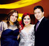29122013 ENTRE AMIGOS.  Ileana, Alejandra y Gerardo.