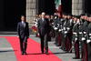 El presidente Enrique Peña Nieto dio la bienvenida oficial al presidente del Consejo de Ministros de la República Italiana, Enrico Letta, quien realiza una visita oficial a México.