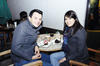 EN EL CAFé.  Javier y Claudia.