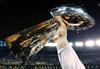 Pete Carroll se convirtió apenas en el tercer coach que gana el título del futbol americano colegial y el Super Bowl. Los otros dos son Jimmy Johnson y Barry Switzer.