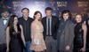 La actriz mexicana, Salma Hayek, fue una de las estrellas que desfilaron por la alfombra roja del estreno de la película de la nueva película de La Bella y La Bestia en París.