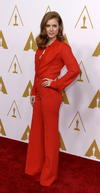 La actriz estadounidense Meryl Streep llegó con un colorido vestido.