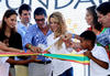 El colegio “Pies descalzos”, sexto de la fundación de igual nombre que preside Shakira en Colombia, atenderá a niños en pobreza en la Loma del Peyé, una zona depauperada de la ciudad colombiana de Cartagena de Indias.