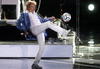 En un momento de su presentación Rod Stewart dijo estar “muy feliz” por su primera presentación en Viña del Mar, balneario distante 120 kilómetros al noroeste de Ssntiago, donde ya había cancelado su presentación en 2002 a cuatro días de su presentación.