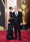 Julia Roberts desfiló por la Alfombra Roja con un vestido negro de encaje de Givenchy.