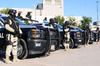 La entrega de los automóviles y camionetas se realizó en la Plaza Mayor en Torreón.