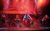 "Godspell", bajo la dirección de Lorena Maza, es protagonizada por José Ron, Alex Sirvent, Óscar Schwebel y Ana Victoria.