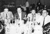 Carlos, Alberto, José Óscar, Martín, Jorge Alberto, Gustavo y Fernando, entre otros, con el cantante Enrique Linares, en 1960.