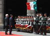 Posteriormente, Peña Nieto recibió y saludó a Martinelli.