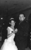 Luis G. Betancourt, acompañado por su mamá, María Elena Caballero (f), en su graduación de preparatoria en 1982.