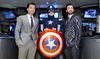 El actor estadounidense Chris Evans, protagonista de la nueva cinta Capitán América: El soldado de Invierno, fue el invitado de lujo en la Bolsa de Nueva York.