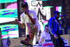 Previo a esta presentación el dueto Spank Rock puso a bailar al público con un show en donde mezclaron el hip hop con la música electrónica.
