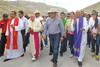 El obispo de Torreón, acompañado del alcalde hicieron un recorrido antes de que iniciara la procesión formal.