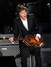 McCartney se presentó en el mismo escenario hace dos años, en la que fue la primera actuación del músico en Uruguay, un evento considerado histórico en el país, poco acostumbrado a la presencia de artistas de renombre internacional.